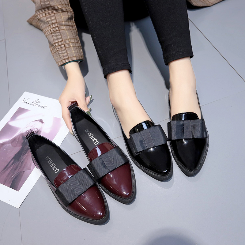 Women Shoes Black - ブラック/ワインレッドのパテントレザーのポインテッドトゥフラットシューズ、ボウノットスリッポンローファー、普段使いやビジネスシーンに最適な万能ドレスシューズ