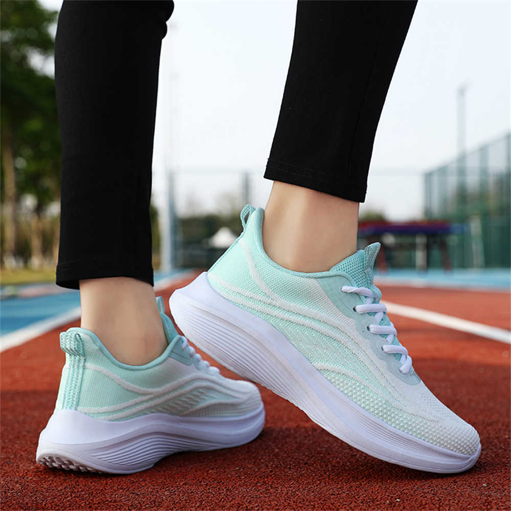 Plateforme 特大サイズの女性用シューズ スニーカー - Women Shoes Tennis のレビューと価格