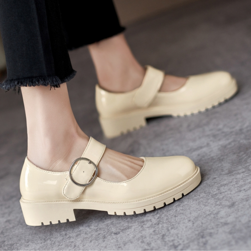 カジュアルレディースローヒールローファーシューズ大きいサイズ - Women'S Shoes Easy Street のレビューと価格
